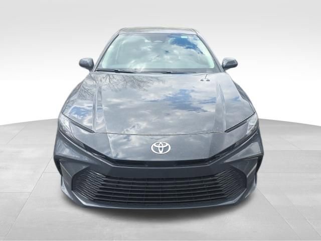 Used 2025 Toyota Camry LE image 9