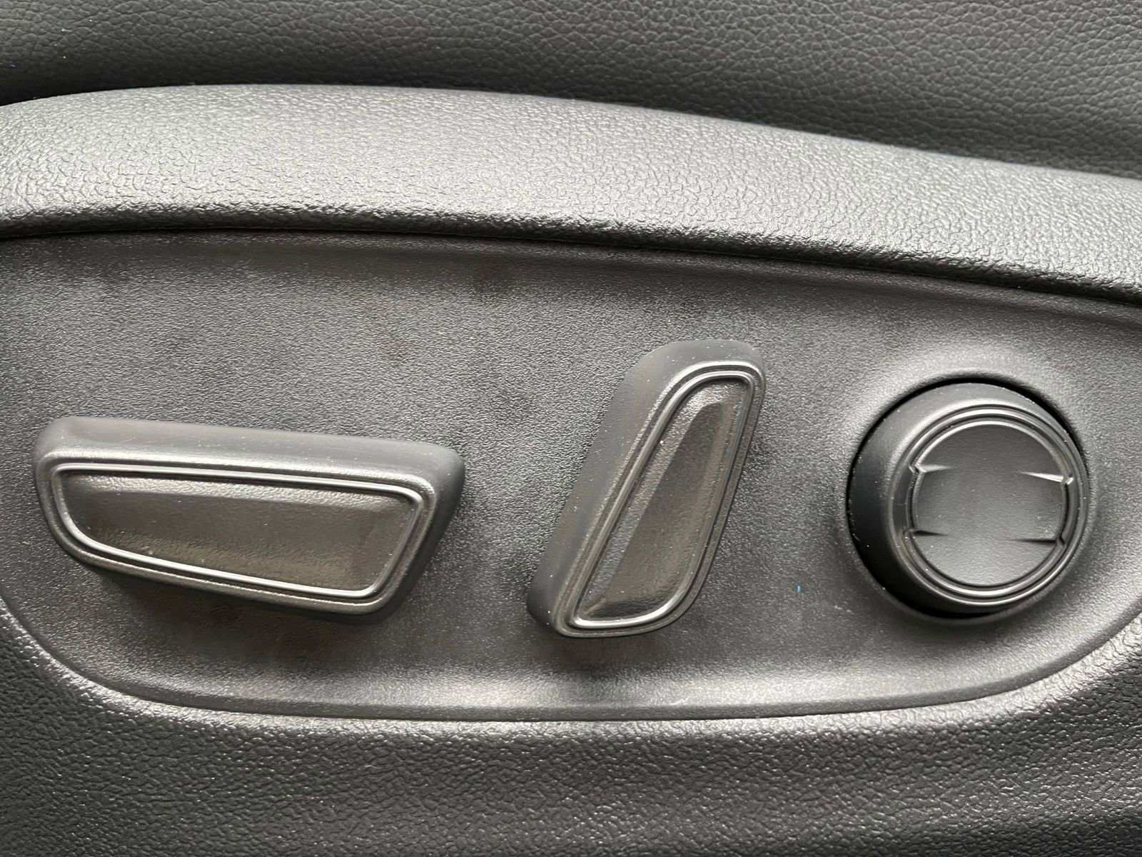 Used 2025 Toyota Highlander XSE image 22