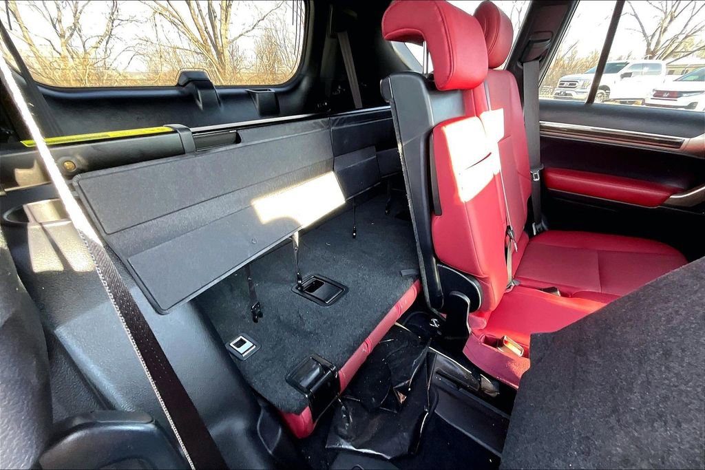 Used 2020 Lexus GX 460 Premium w/ Premium Package image 39