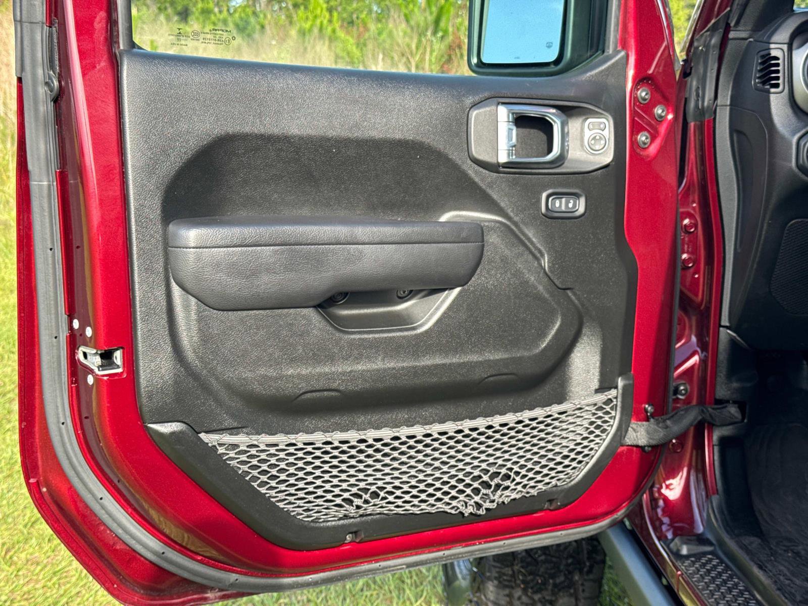 Certified 2022 Jeep Gladiator Overland AWD/4WD image 17