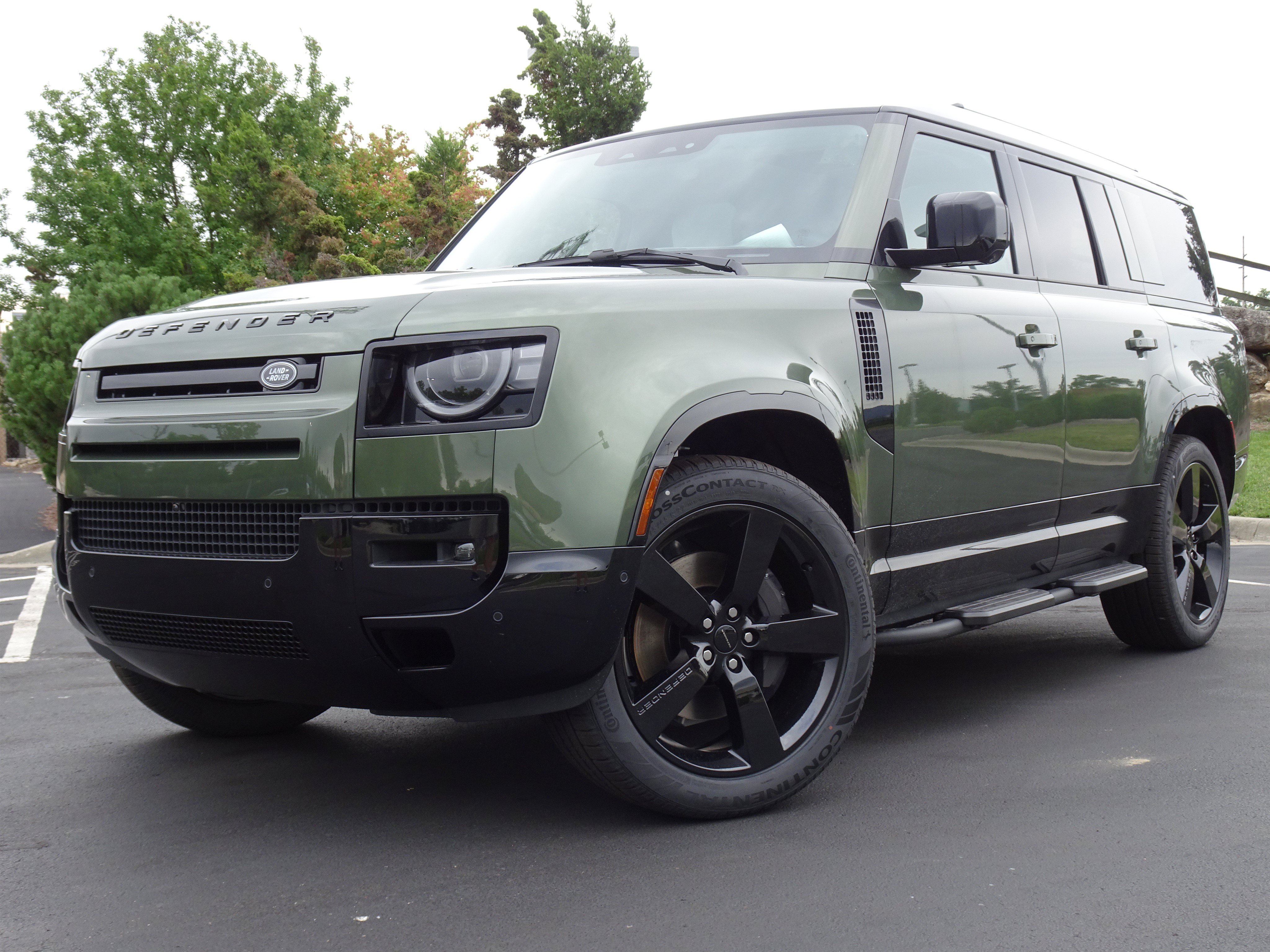 New 2026 Land Rover Defender 130 X-Dynamic SE AWD/4WD video 1