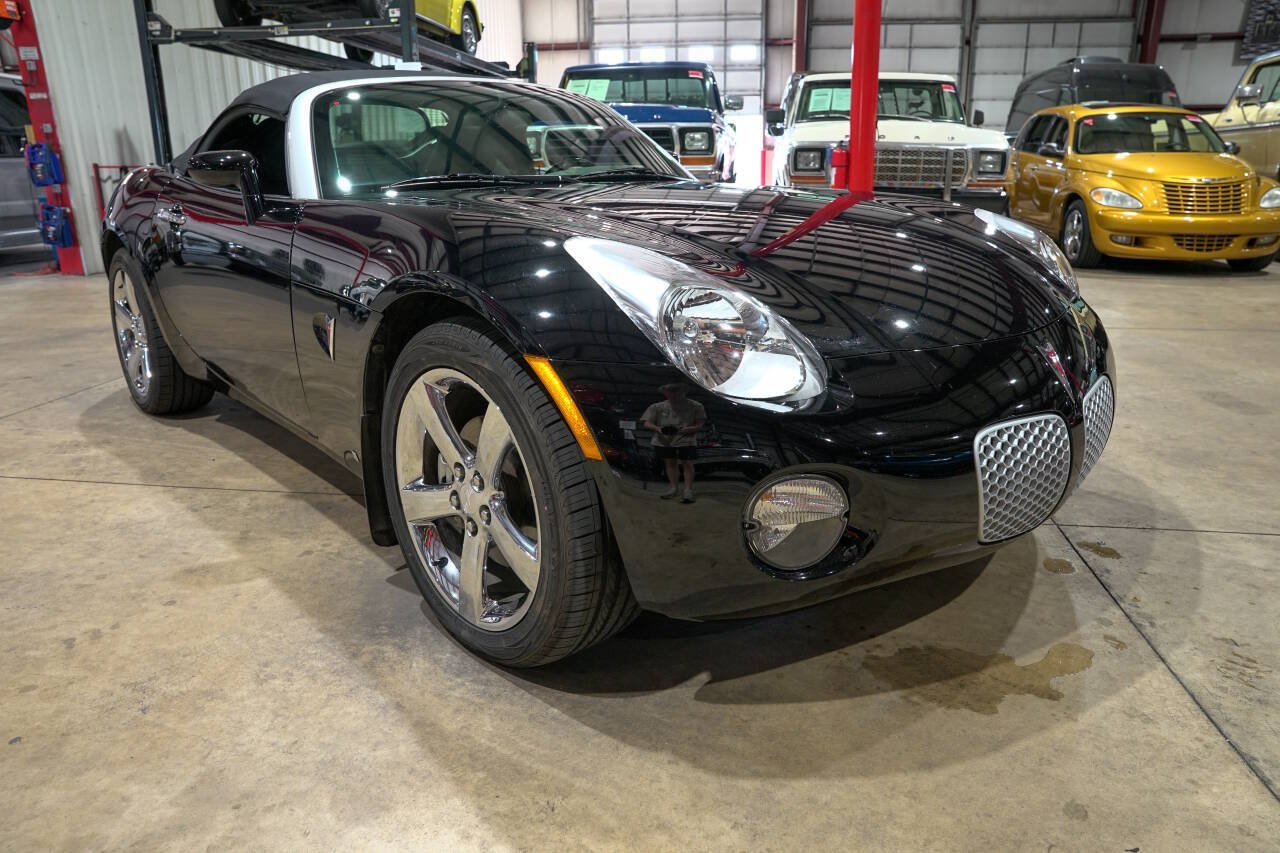 Used 2006 Pontiac Solstice Convertible w/ Premium Package RWD image 26