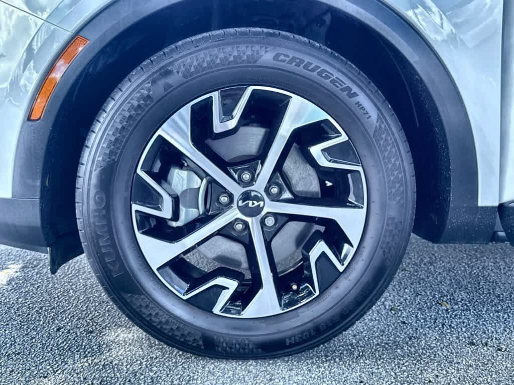 Used 2025 Kia Sportage EX w/ Premium Package FWD image 11