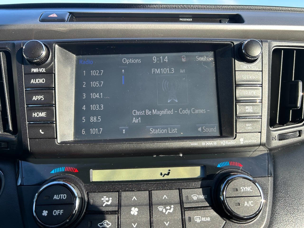 Used 2016 Toyota RAV4 Limited image 24