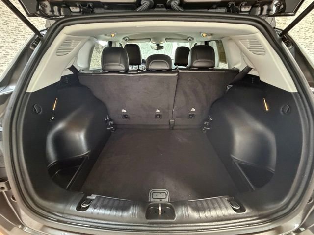Used 2020 Jeep Compass Latitude image 11