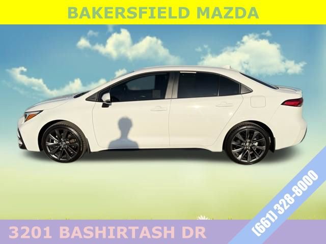 Used 2026 Toyota Corolla SE image 2