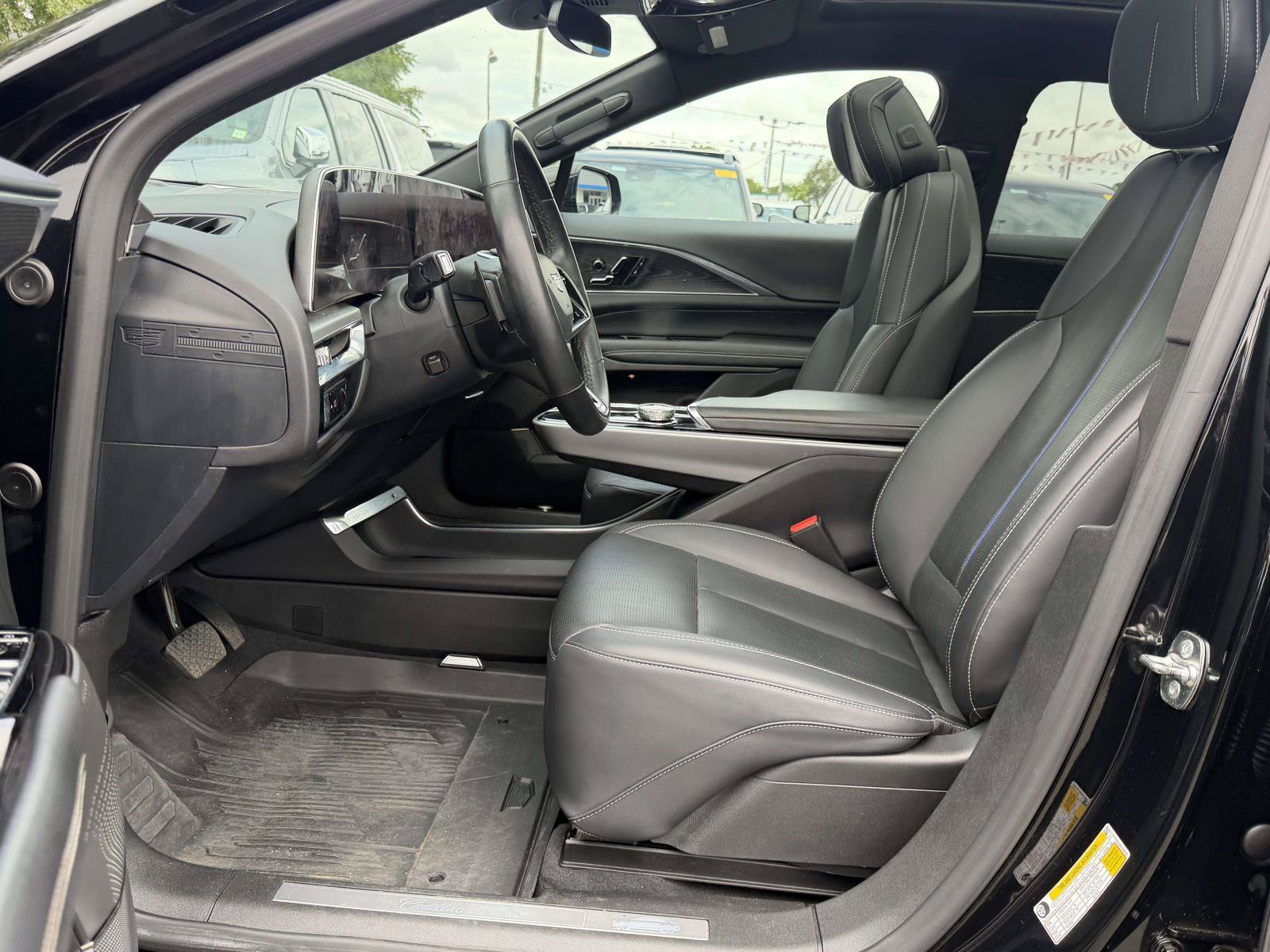Certified 2024 Cadillac Lyriq Luxury RWD image 9