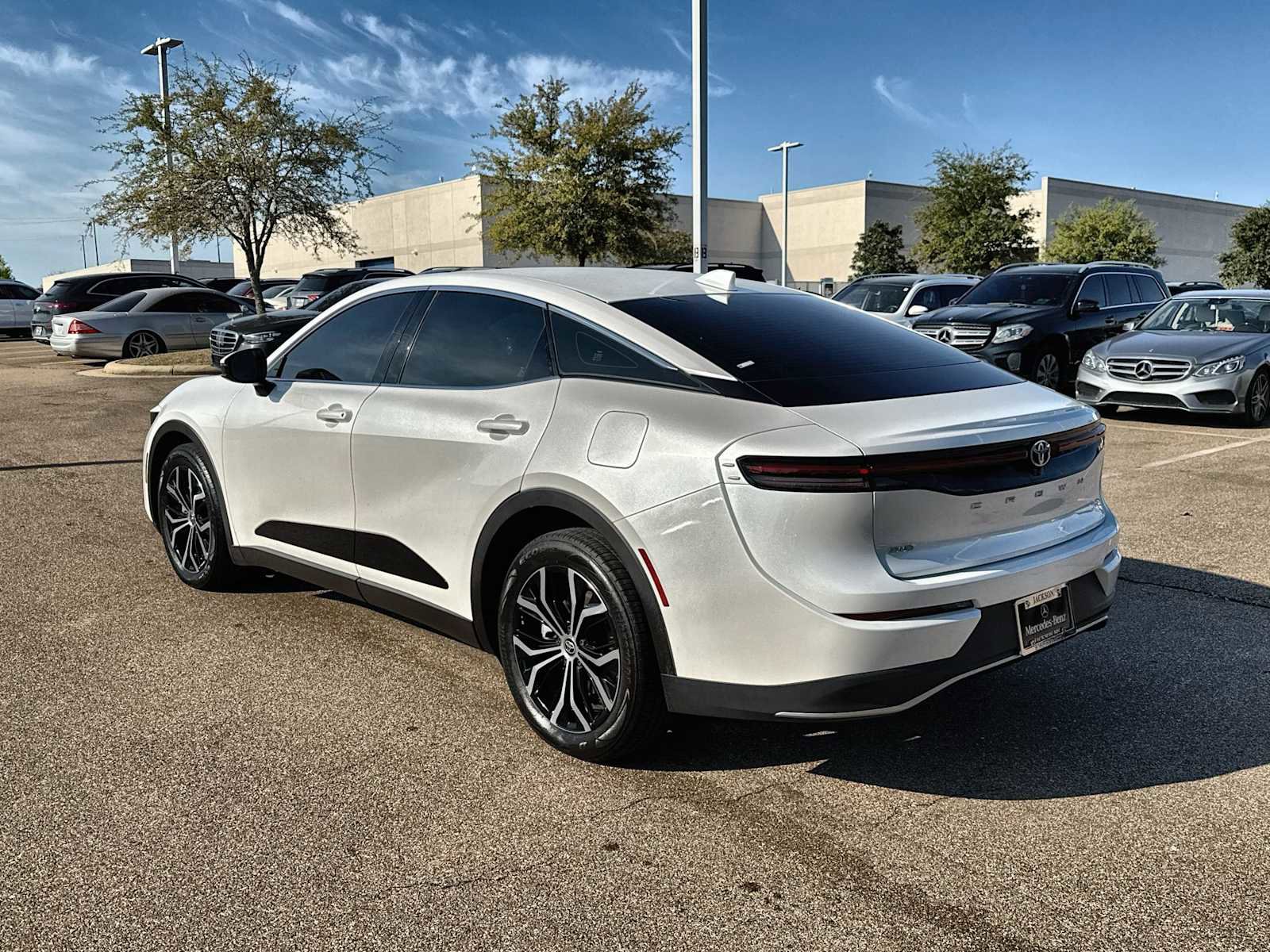 Used 2023 Toyota Crown XLE image 6