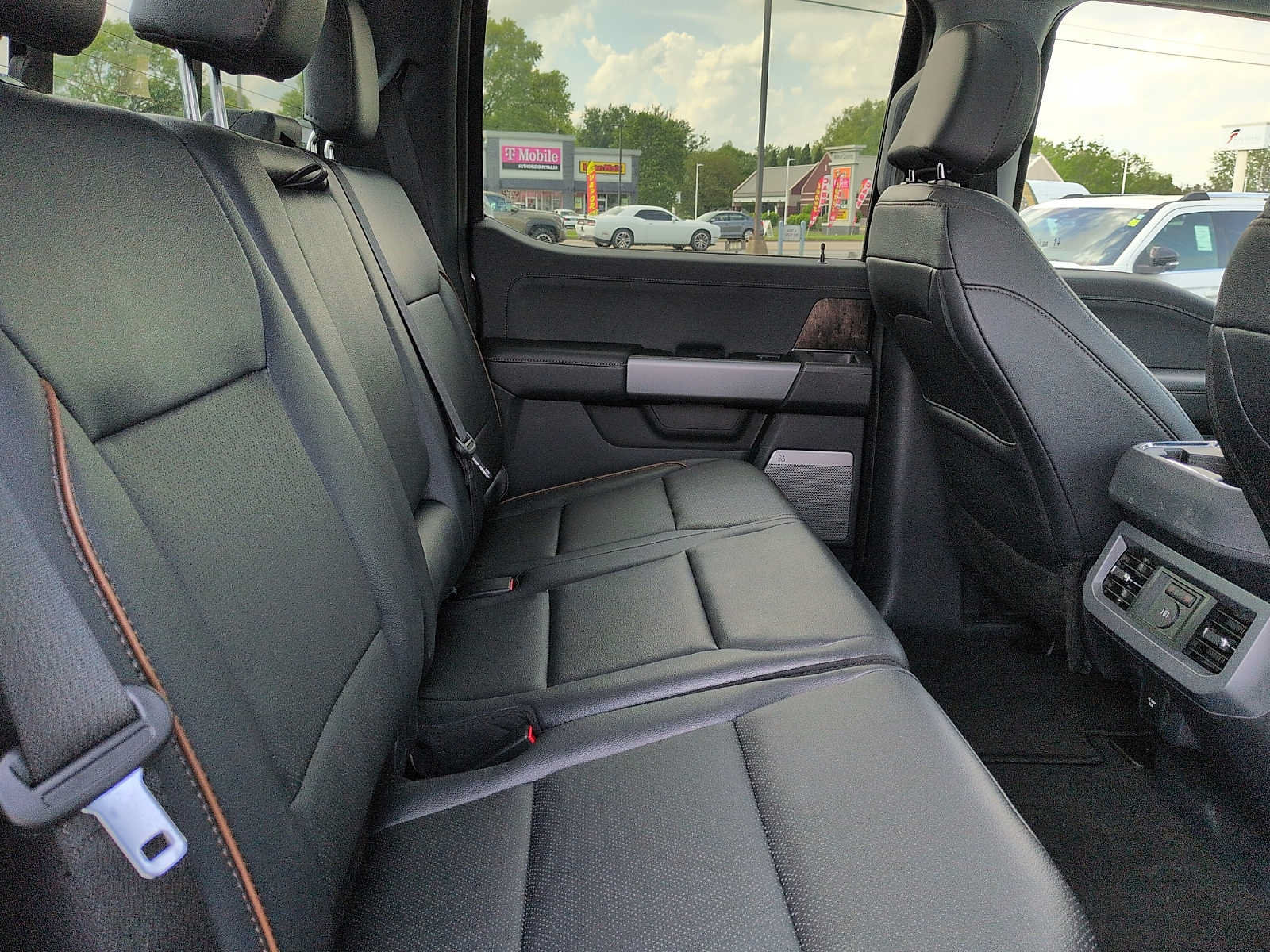 New 2026 Ford F350 Lariat w/ Tremor Off-Road Package AWD/4WD image 11