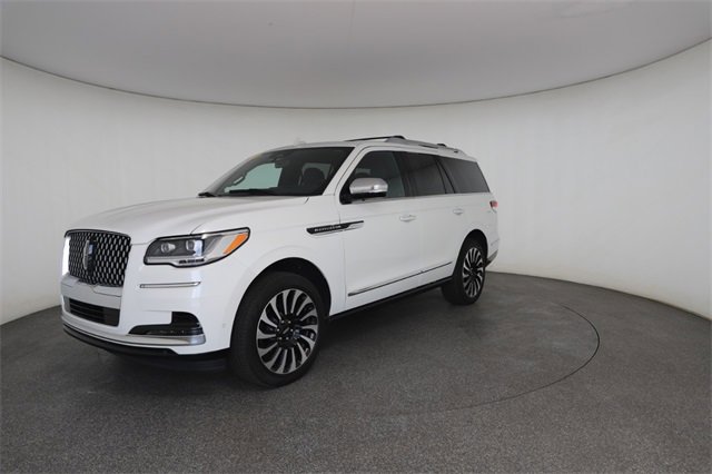 Used 2024 Lincoln Navigator Black Label image 2