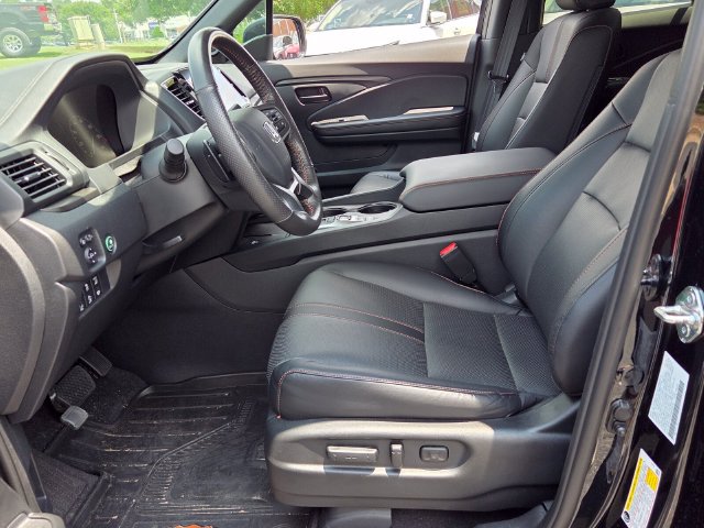 Used 2025 Honda Ridgeline TrailSport image 7