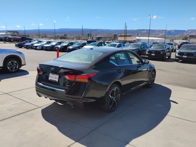 Used 2023 Nissan Altima 2.5 SR w/ SR Premium Package image 5