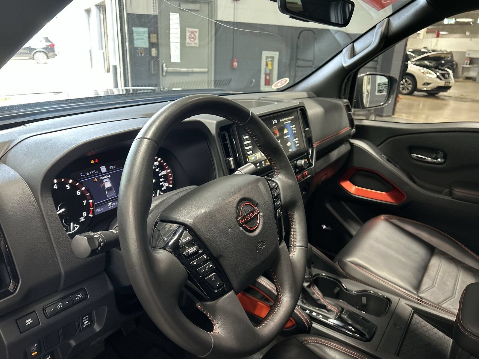 Certified 2025 Nissan Frontier PRO-4X w/ Pro Premium Package AWD/4WD image 2