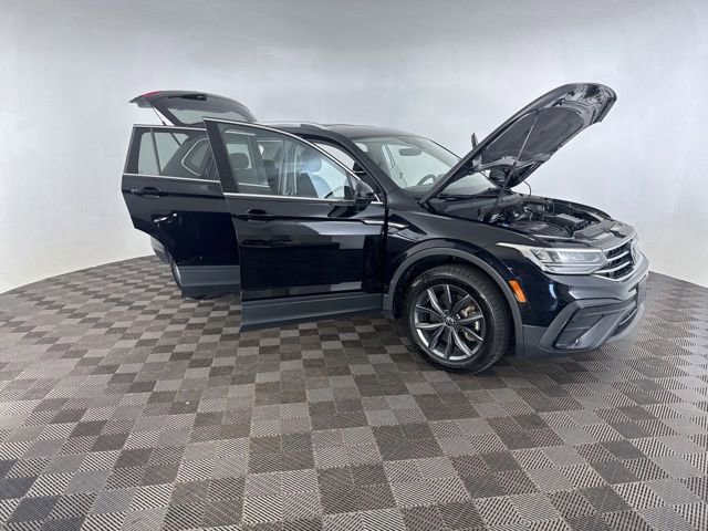 Used 2022 Volkswagen Tiguan SE AWD/4WD image 12