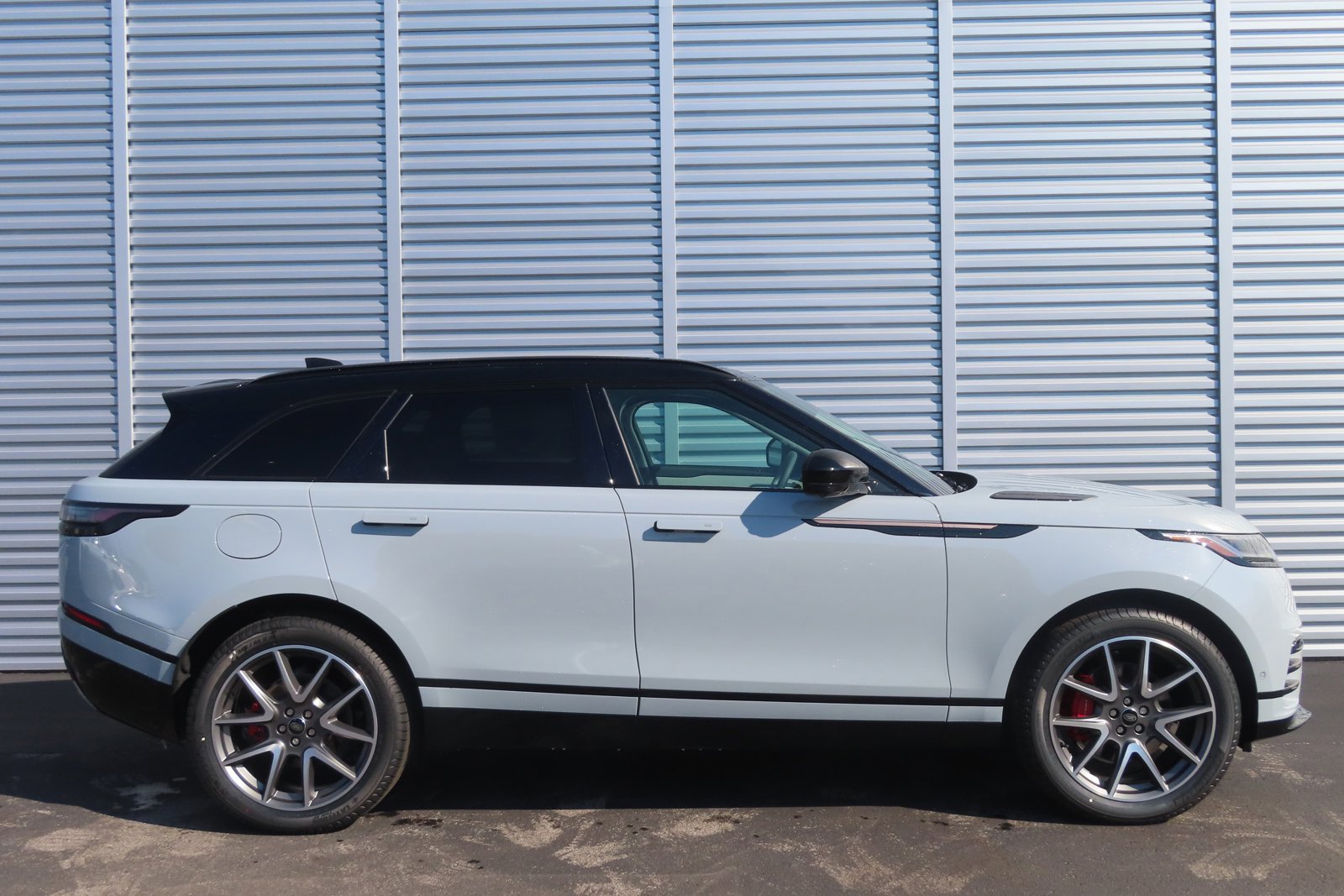 New 2025 Land Rover Range Rover Velar Dynamic SE image 15