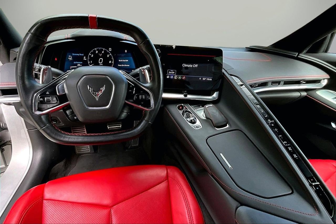 Used 2020 Chevrolet Corvette Stingray Coupe w/ Z51 Performance Package RWD image 15