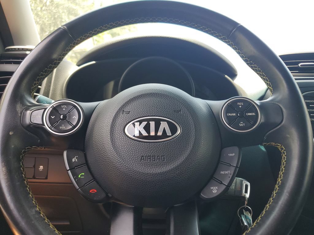 Used 2016 Kia Soul + w/ Designer's Package FWD image 23