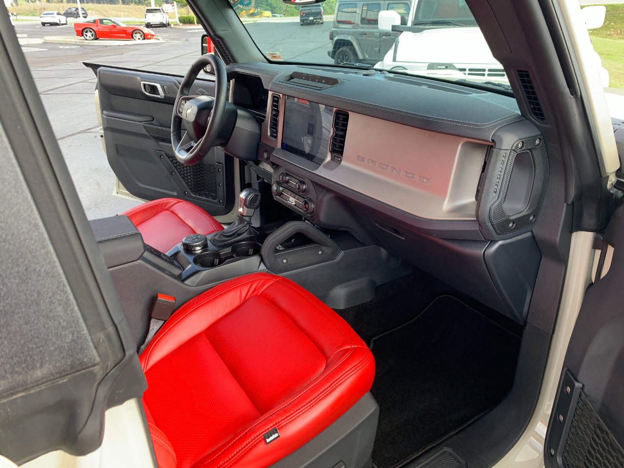 Used 2025 Ford Bronco Outer Banks w/ Sasquatch Package image 60