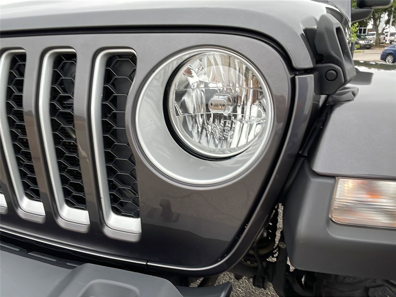 Used 2021 Jeep Gladiator Overland w/ Popular Equipment Package image 9