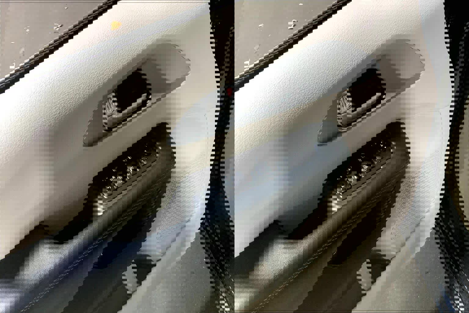 Used 2019 Chrysler Pacifica Touring Plus w/ Cold Weather Group image 35