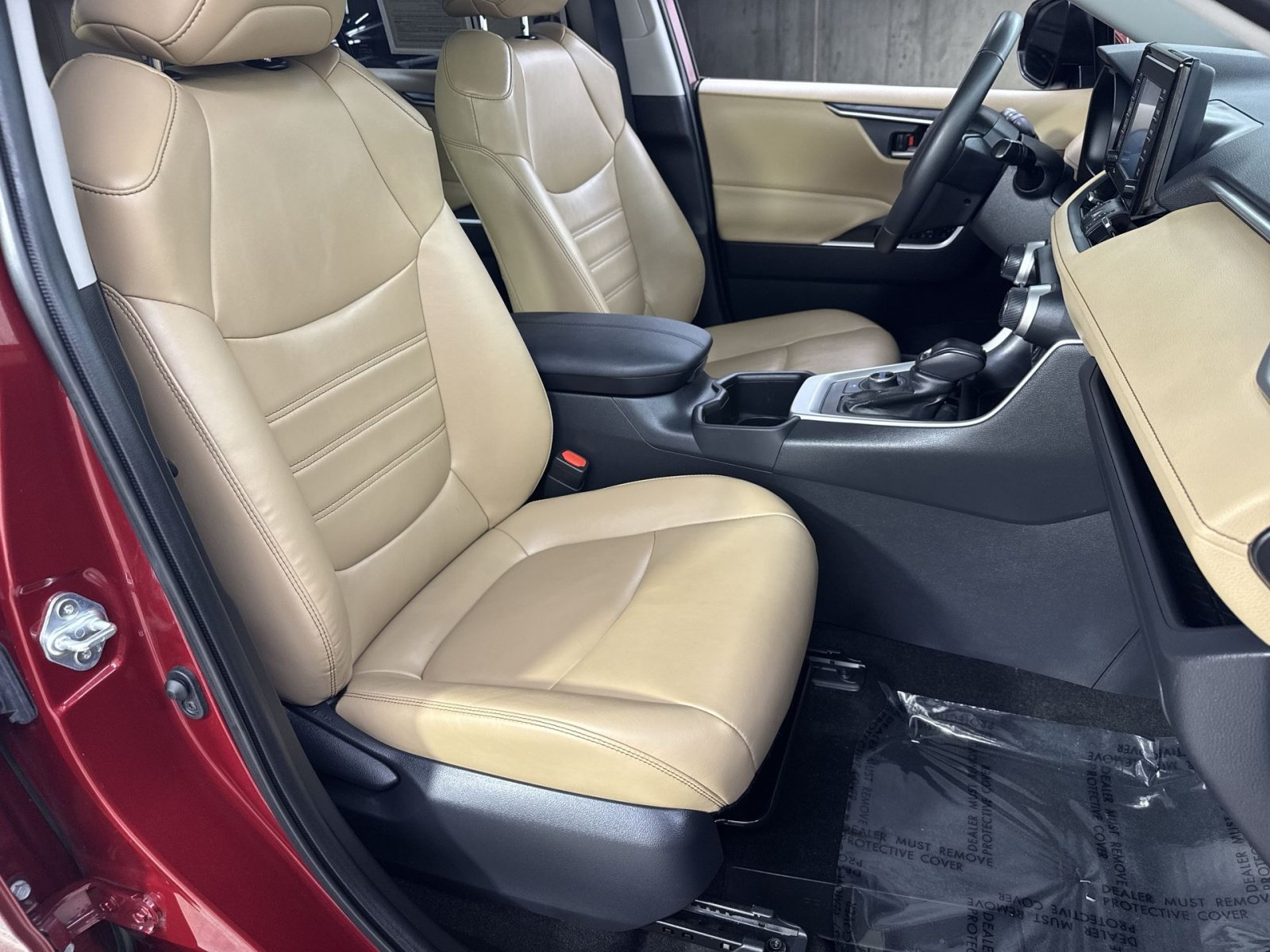 Used 2022 Toyota RAV4 XLE Premium AWD/4WD image 40