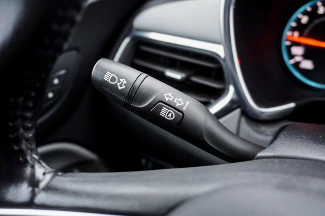 Used 2022 Chevrolet Equinox LT w/ Driver Convenience Package image 22