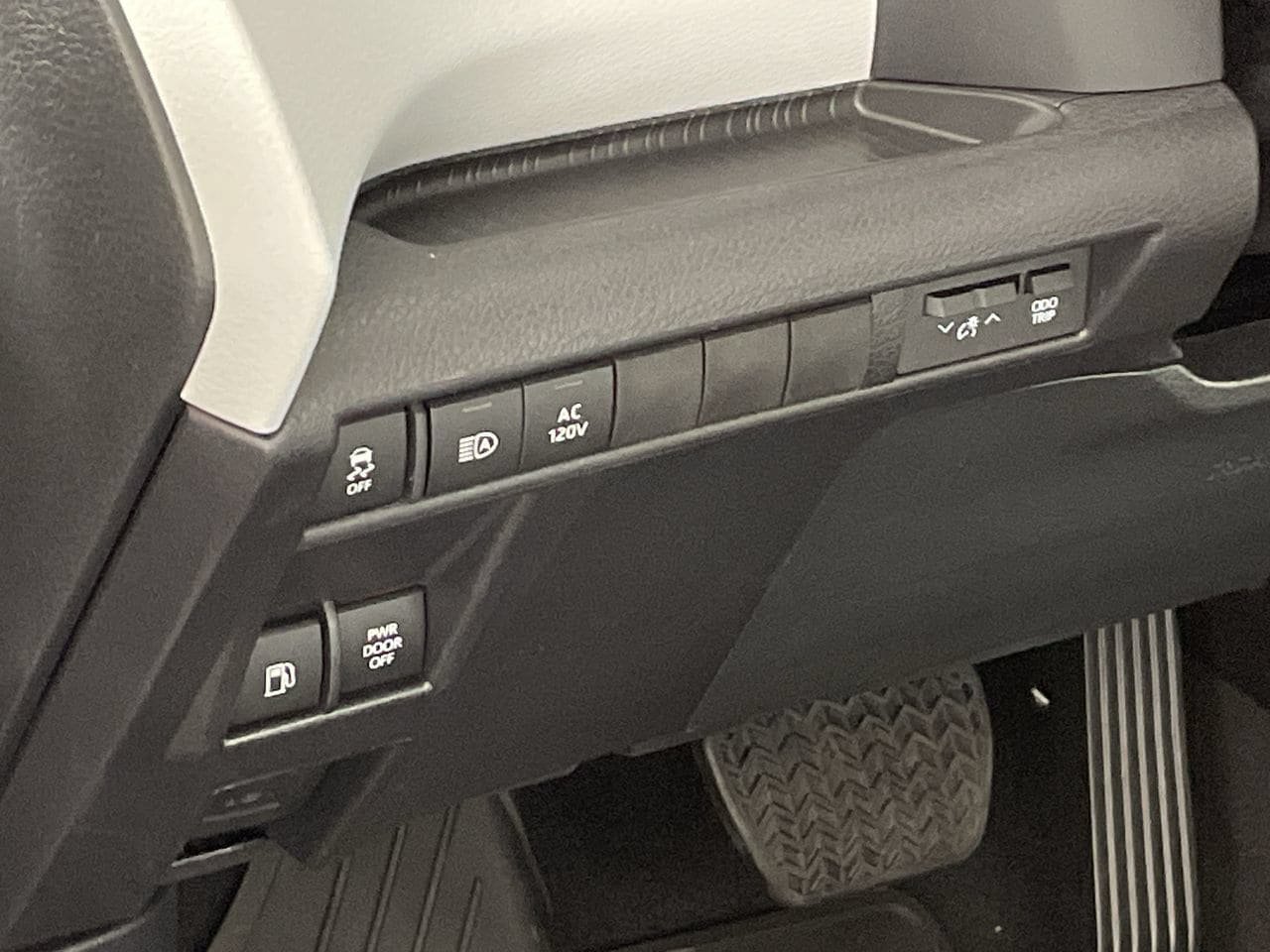 New 2026 Toyota Sienna XSE FWD image 14