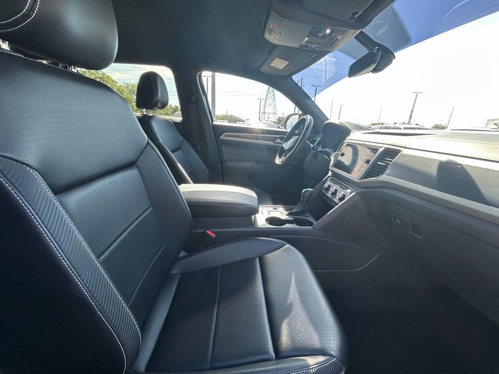 Used 2021 Volkswagen Atlas Cross Sport SE w/ V6 Towing Package FWD image 38