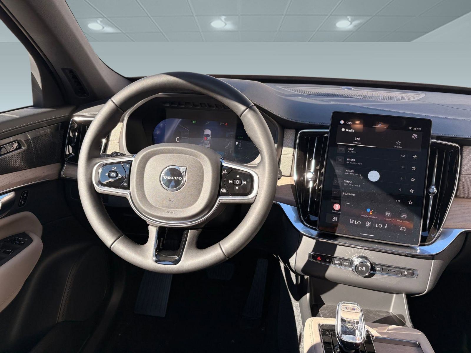 New 2026 Volvo XC90 T8 Plus image 22