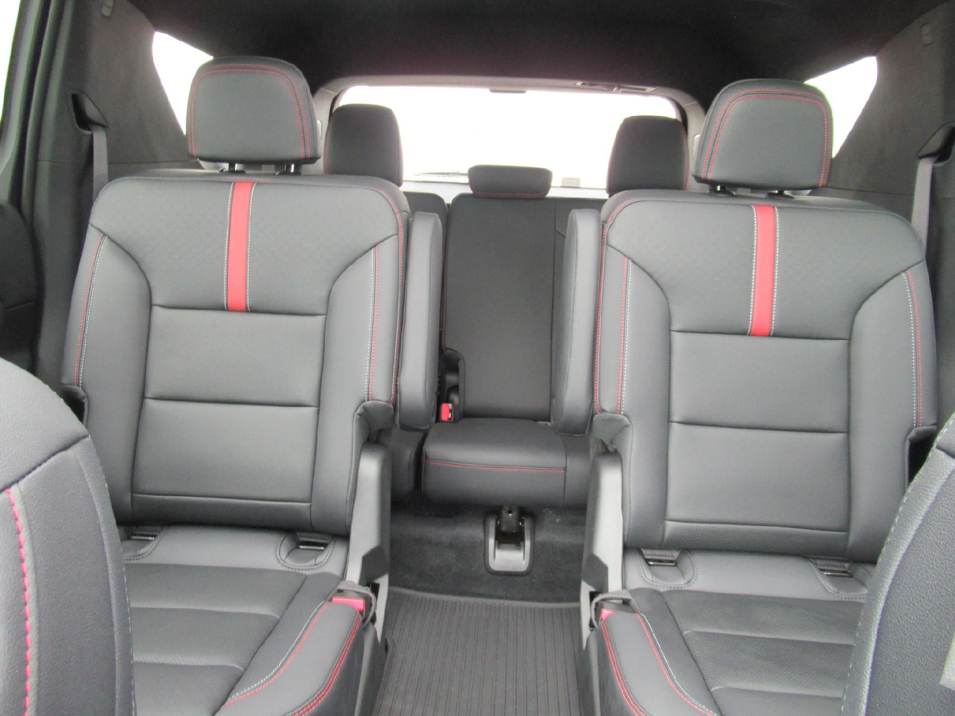 Certified 2024 Chevrolet Traverse RS w/ LPO, Floor Liner Package AWD/4WD image 12