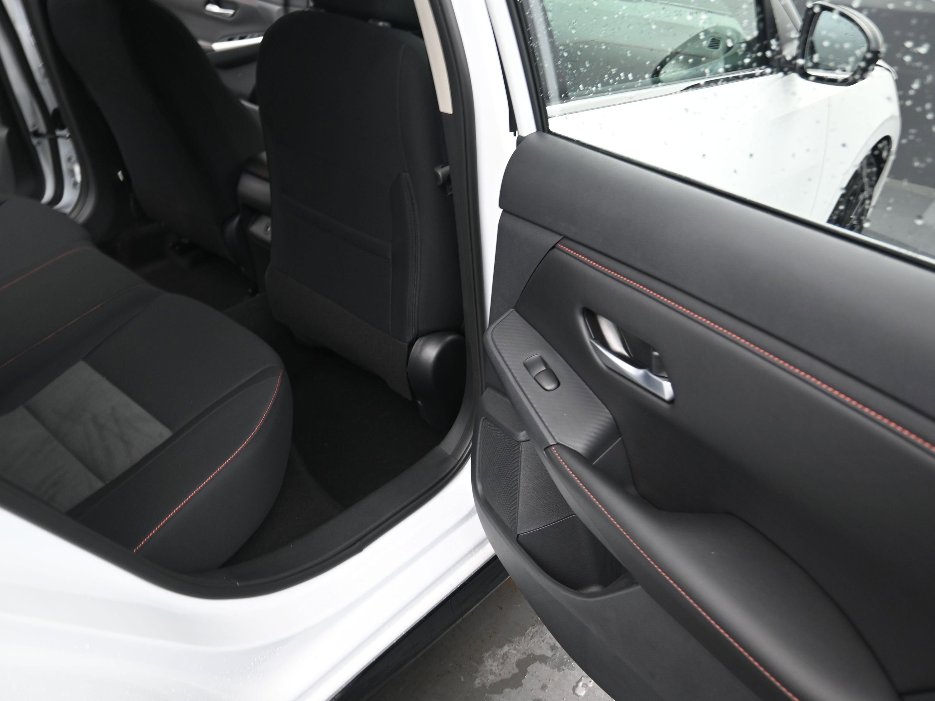 New 2025 Nissan Sentra SR w/ Midnight Edition image 19