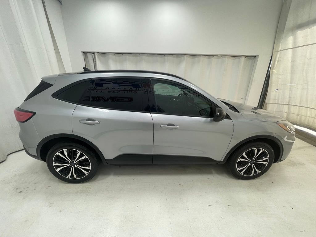 Used 2022 Ford Escape SEL w/ SEL Stealth AWD Package image 4