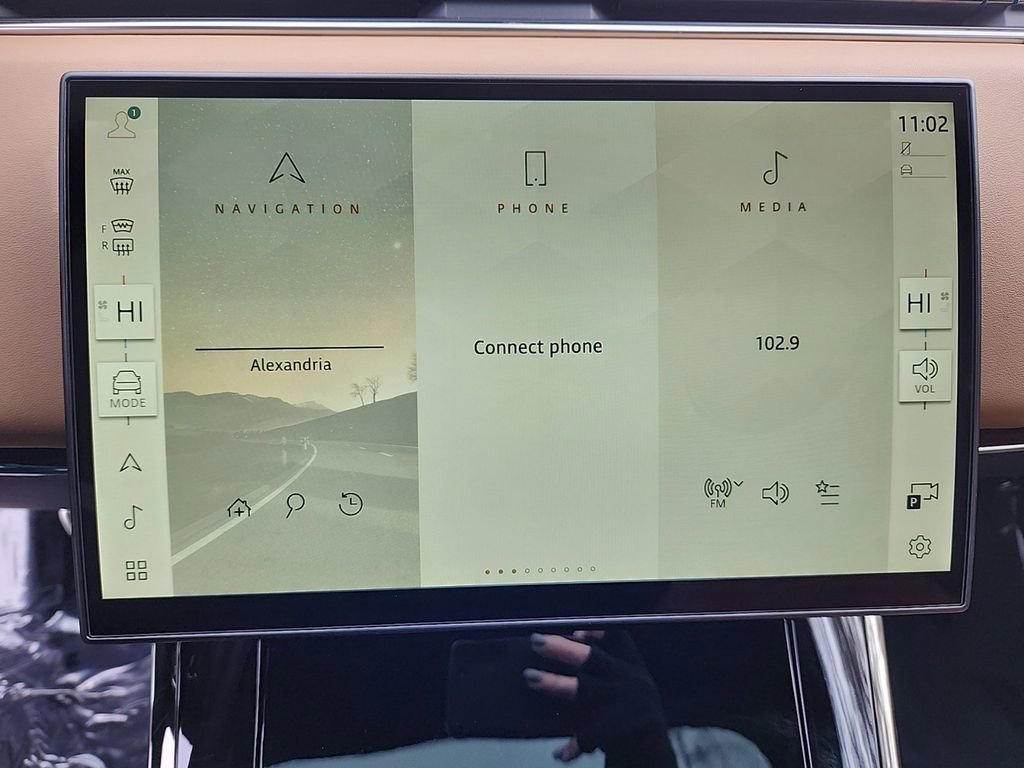 New 2025 Land Rover Range Rover Sport Dynamic SE image 17