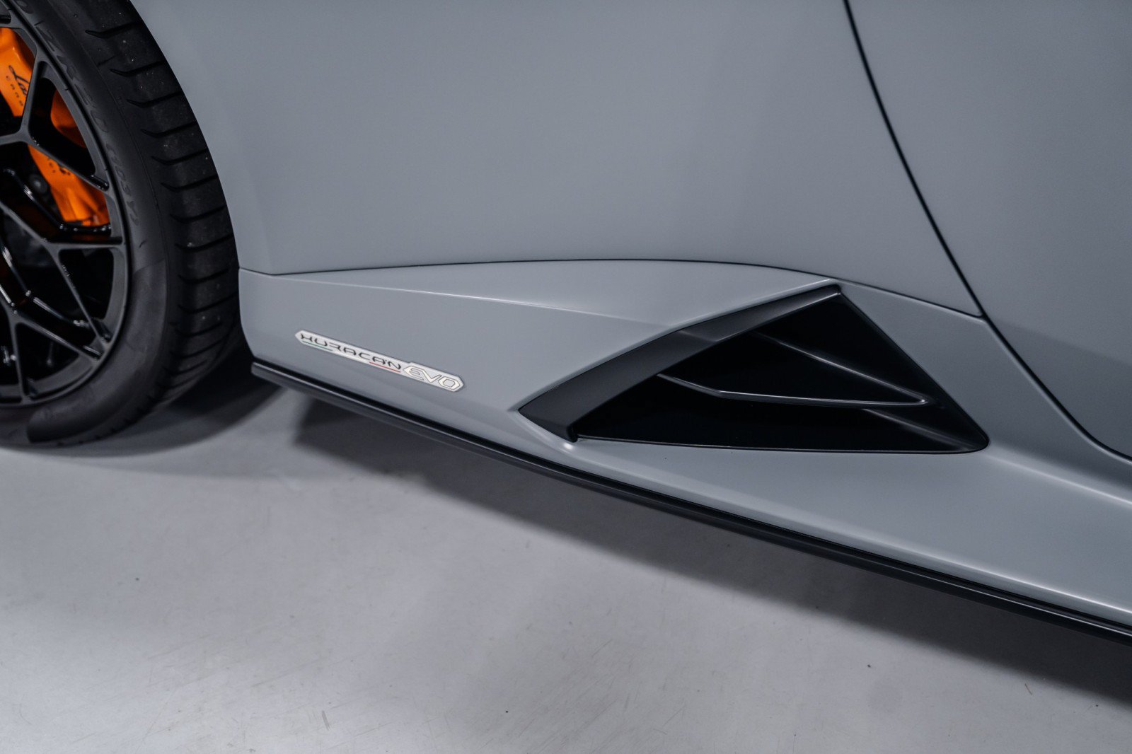 Used 2024 Lamborghini Huracan EVO AWD/4WD image 31