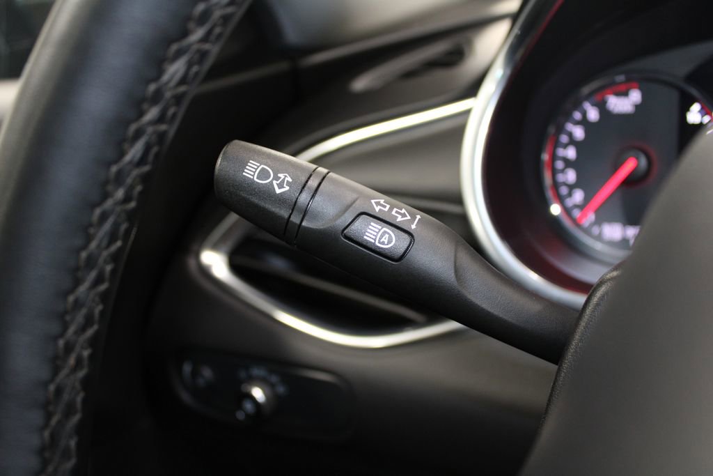 Used 2023 Chevrolet Malibu LT image 39