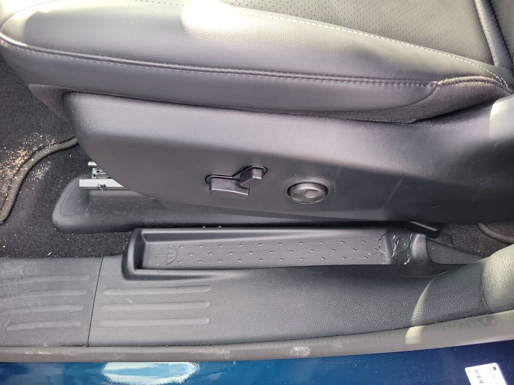 Used 2025 Chrysler Pacifica Select FWD image 26