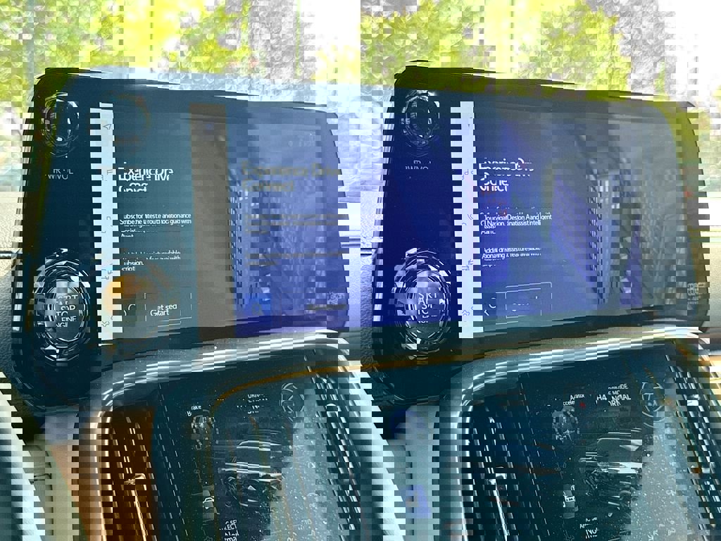 New 2026 Lexus LX 600 4WD w/ Luxury Package image 26