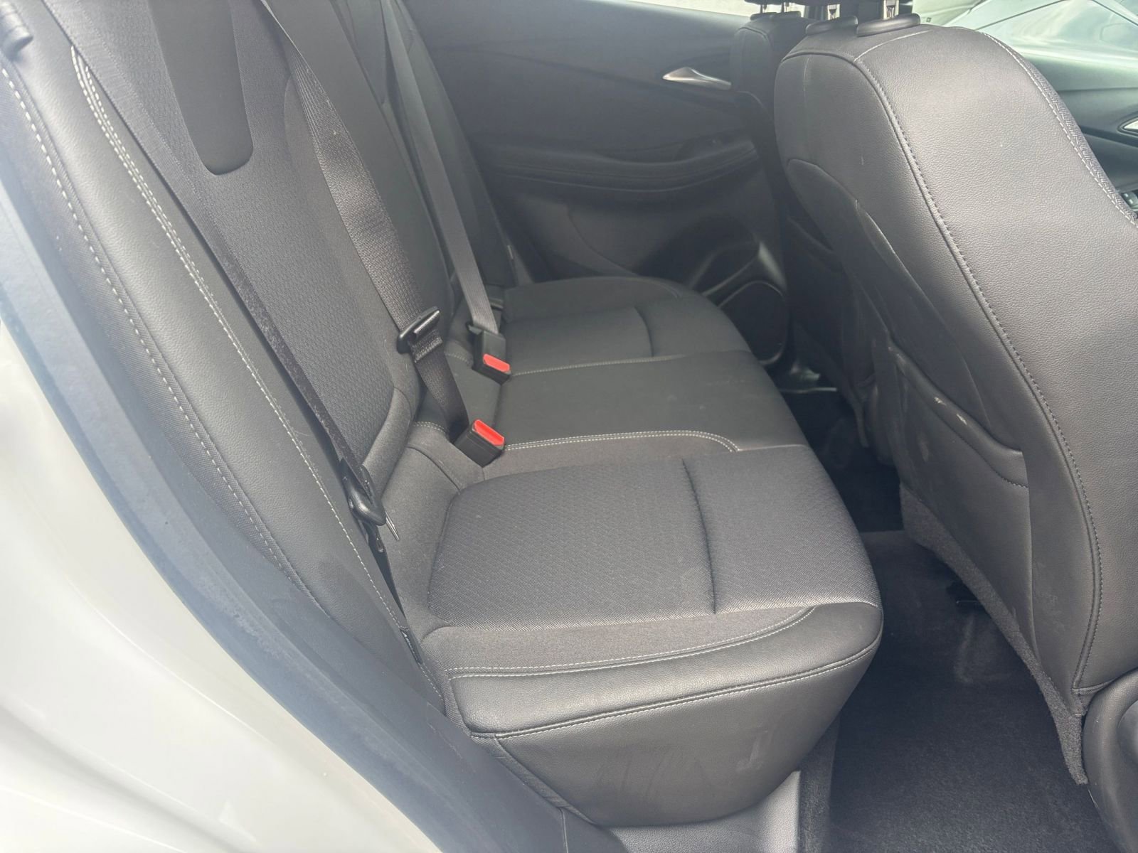 Used 2025 Buick Encore GX Preferred image 39