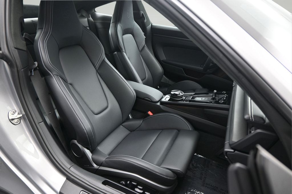 Used 2025 Porsche 911 Carrera GTS RWD image 11