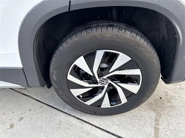 Certified 2025 Volkswagen Tiguan S image 6