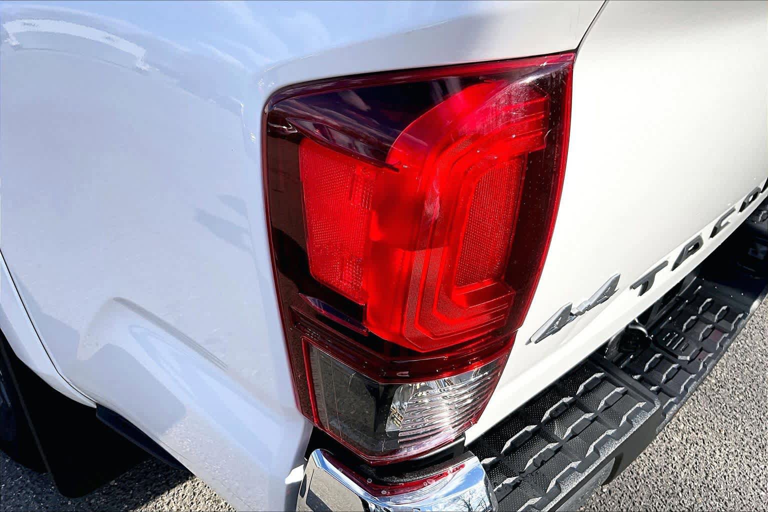 Used 2023 Toyota Tacoma SR5 AWD/4WD image 26
