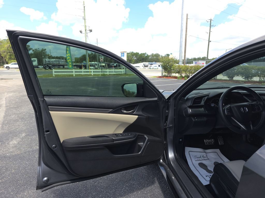 Used 2018 Honda Civic Sport image 9