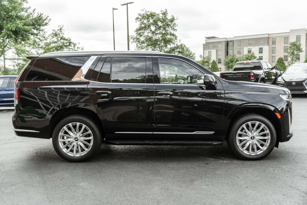 Used 2023 Cadillac Escalade Premium Luxury AWD/4WD image 3
