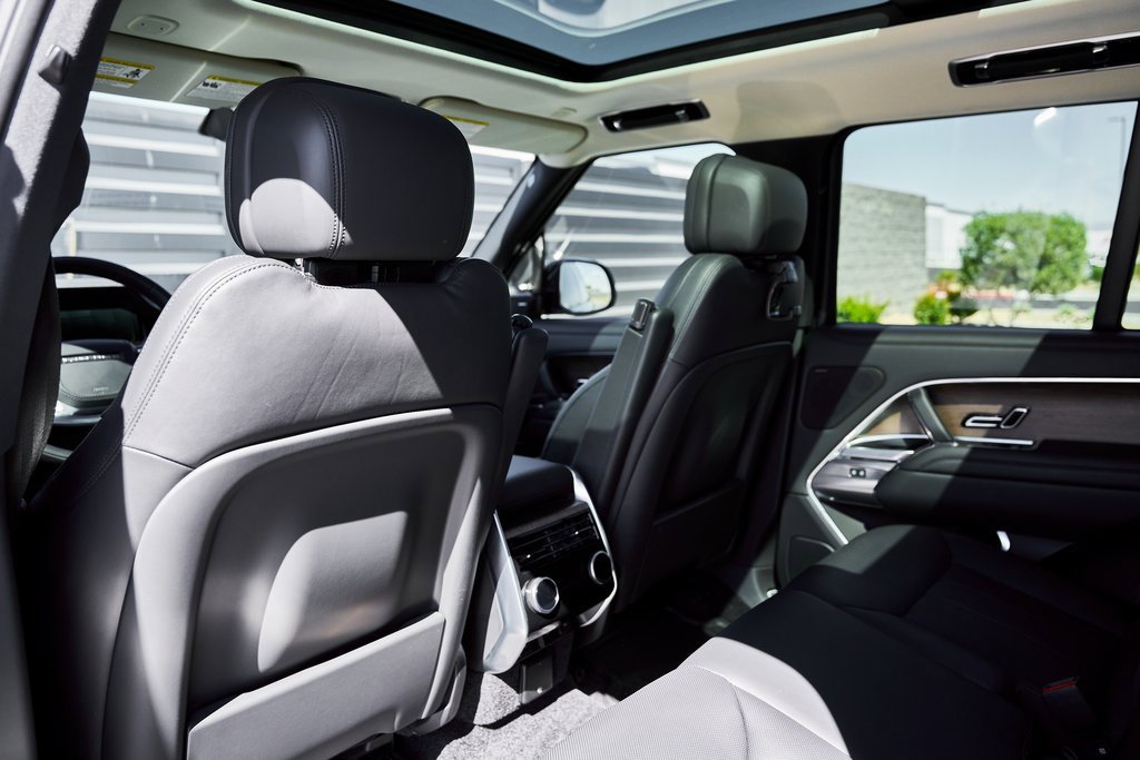 Used 2024 Land Rover Range Rover SE image 36