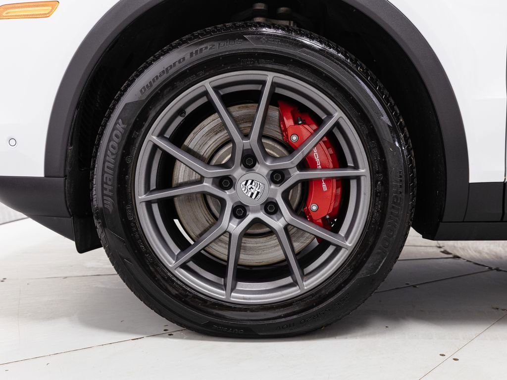 Used 2024 Porsche Cayenne S image 35