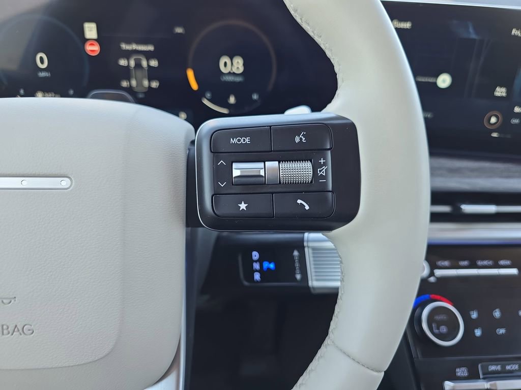 Used 2025 Hyundai Santa Fe Limited image 19