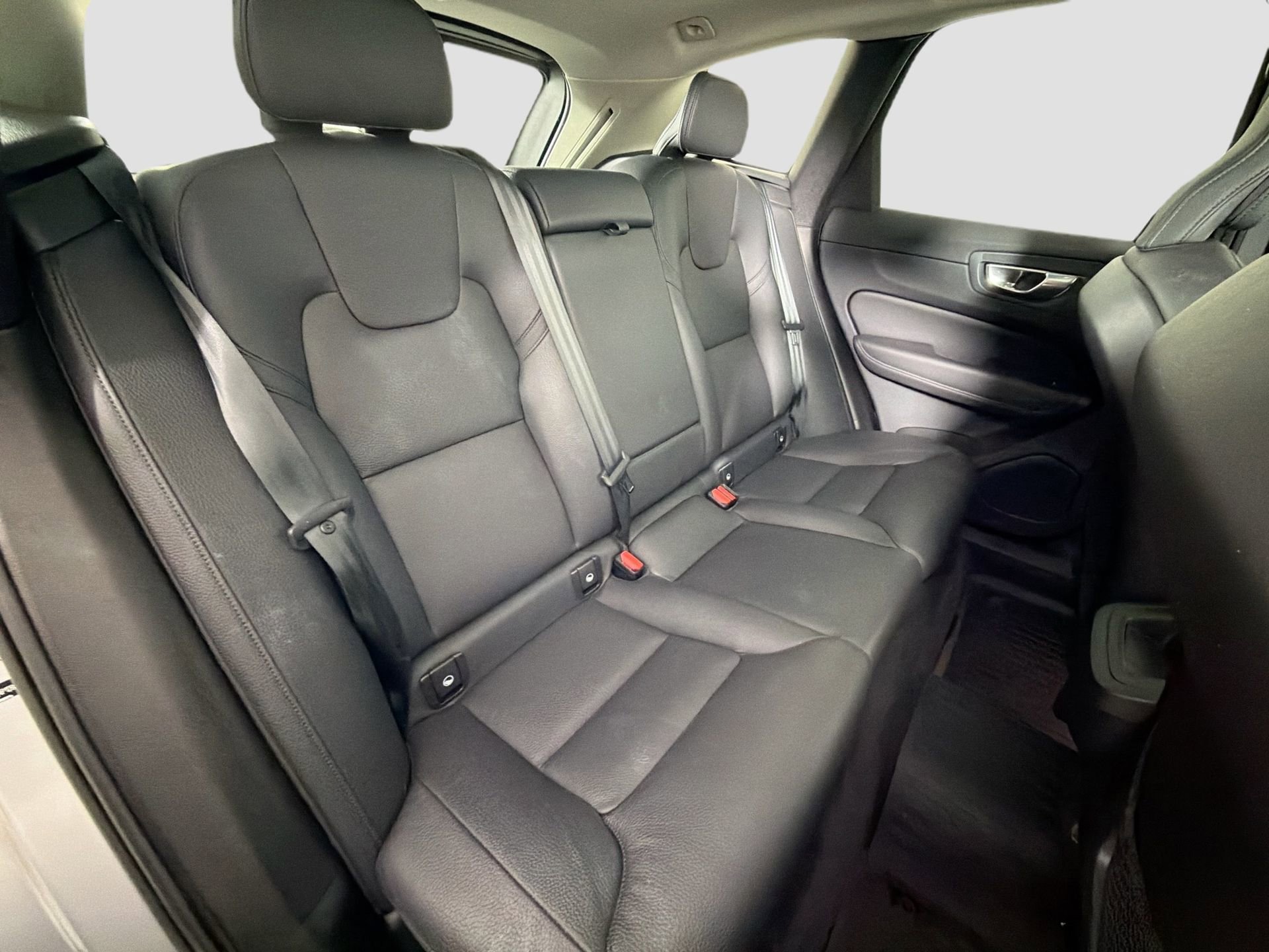 Certified 2023 Volvo XC60 B5 Plus w/ Protection Package Premier FWD image 27