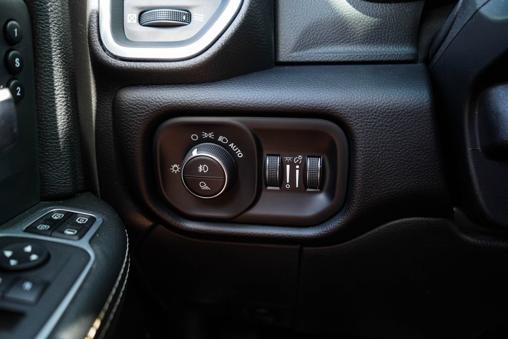 Used 2024 RAM 2500 Laramie w/ Safety Group AWD/4WD image 32