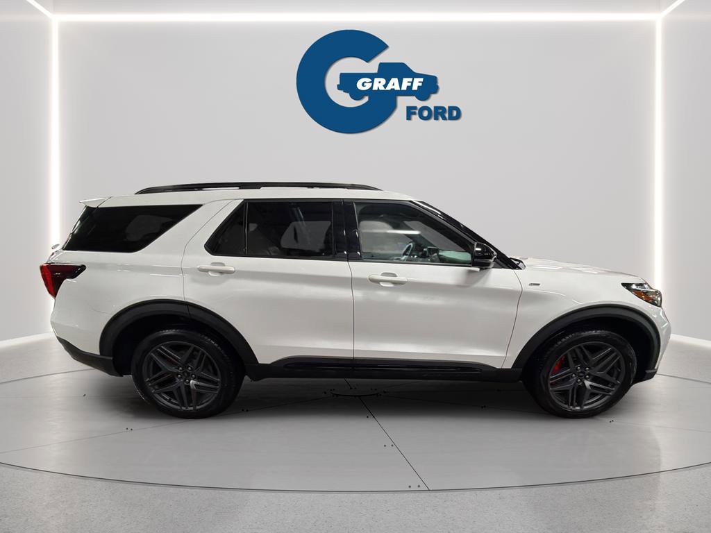 Used 2025 Ford Explorer ST-Line w/ ST-Line Street Pack image 9