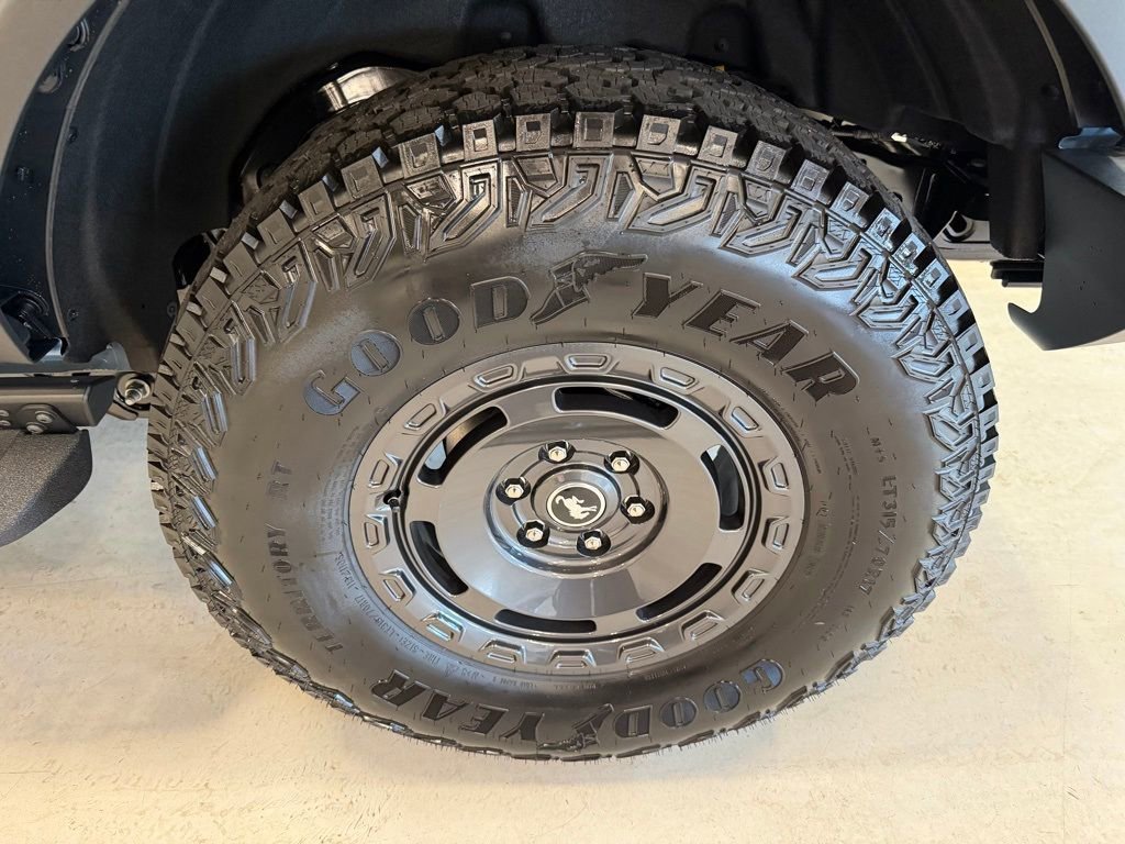New 2025 Ford Bronco Badlands w/ Sasquatch Package AWD/4WD image 24